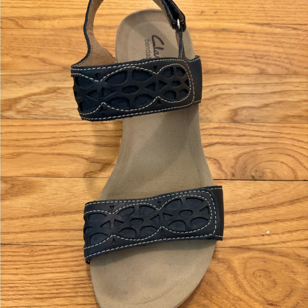 Clarks Navy Sandal - Picture 4 of 7